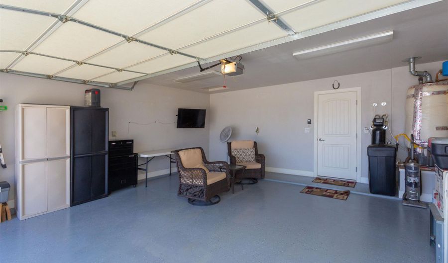 2805 Browning Ave, Artesia, NM 88210 - 4 Beds, 2 Bath