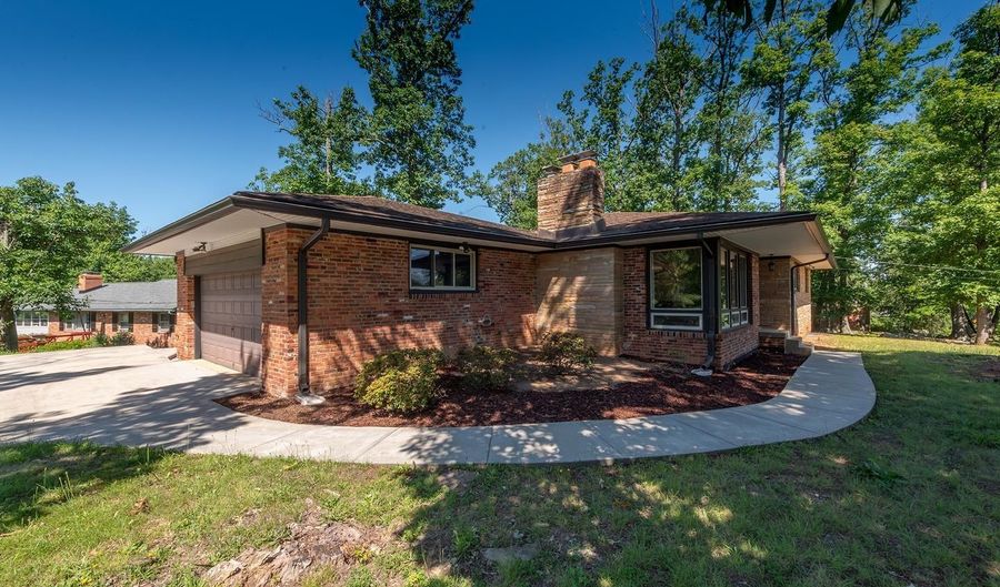 7041 CINDY Ln, Annandale, VA 22003 - 3 Beds, 2 Bath