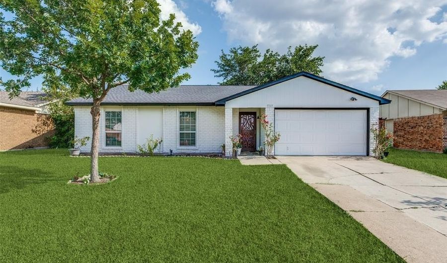 5569 Ragan Dr, The Colony, TX 75056 - 4 Beds, 2 Bath
