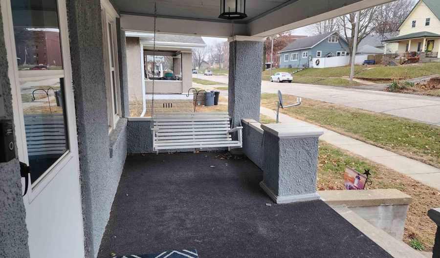 402 E 5th St, Atlantic, IA 50022 - 3 Beds, 1 Bath