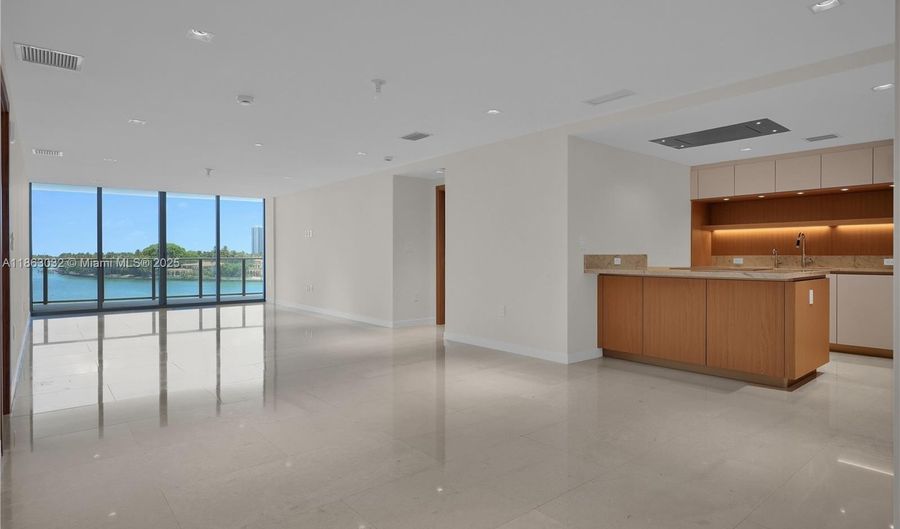 1135 103 505, Bay Harbor Islands, FL 33154 - 2 Beds, 3 Bath