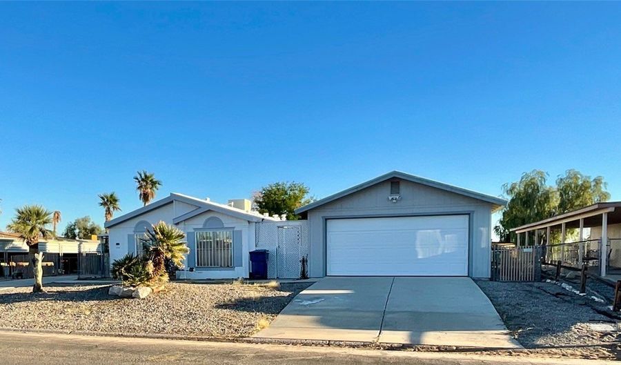 578 Roadrunner Dr, Bullhead City, AZ 86442 - 3 Beds, 2 Bath