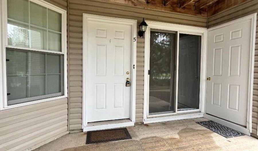 5 Cedar Ct, Bedminster, NJ 07921 - 1 Beds, 1 Bath