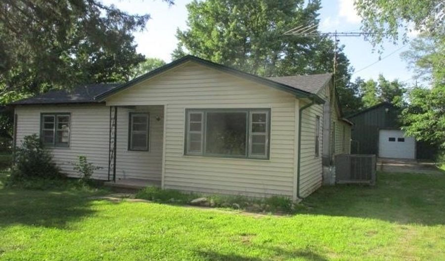 4704 SW 101st Ter, Augusta, KS 67010 - 3 Beds, 2 Bath