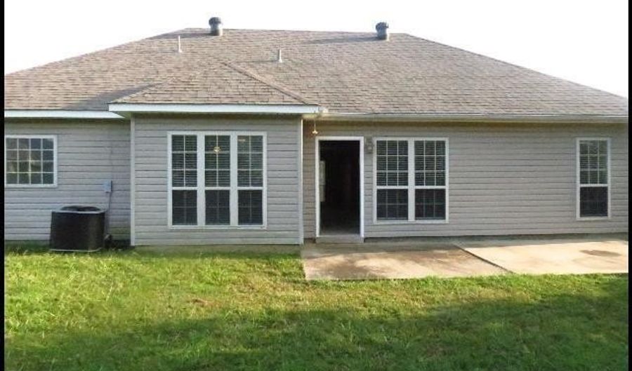 3316 Arkansas Dr, Benton, AR 72015 - 3 Beds, 2 Bath