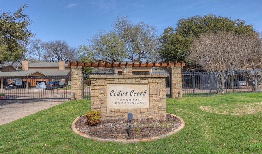 5742 Cedar Creek Dr, Benbrook, TX 76109 - 2 Beds, 2 Bath