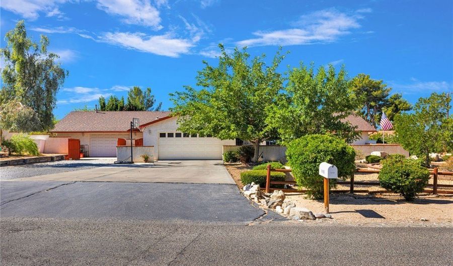 14185 Cuyamaca Rd, Apple Valley, CA 92307 - 4 Beds, 3 Bath