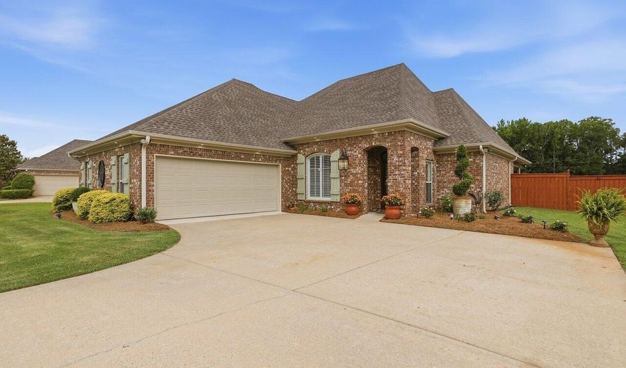 112 Meadow Pointe Cv, Brandon, MS 39042 - 3 Beds, 2 Bath