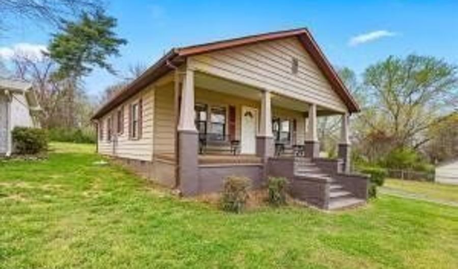 109 Fisher St, Athens, TN 37303 - 3 Beds, 1 Bath