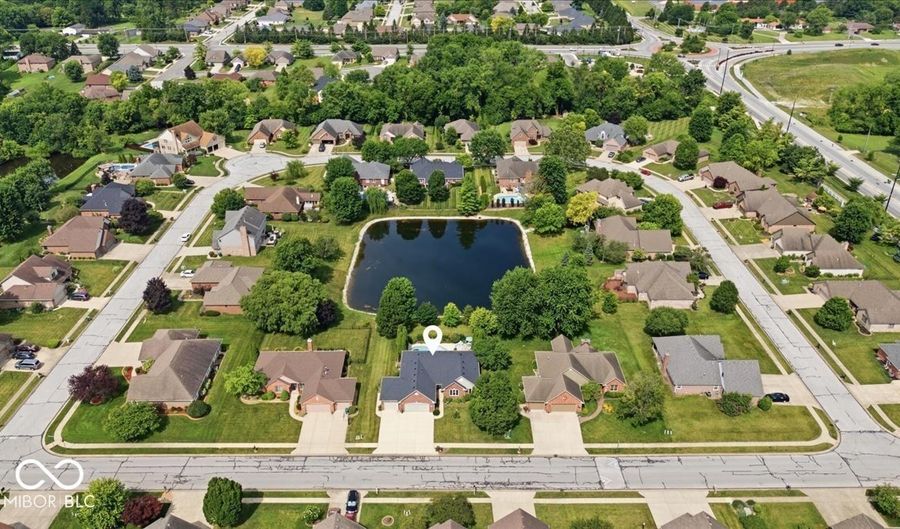 1094 Brookway Dr, Avon, IN 46123 - 3 Beds, 2 Bath