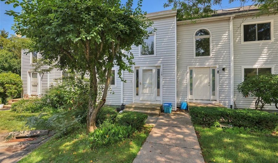 10 Valley Run Dr 10, Cromwell, CT 06416 - 3 Beds, 2 Bath