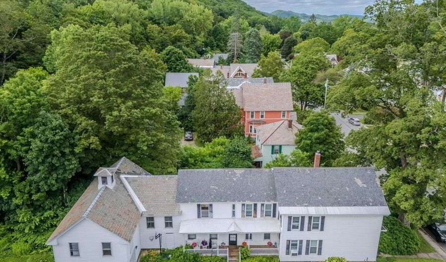 36 Spruce St, Brattleboro, VT 05301 - 3 Beds, 2 Bath