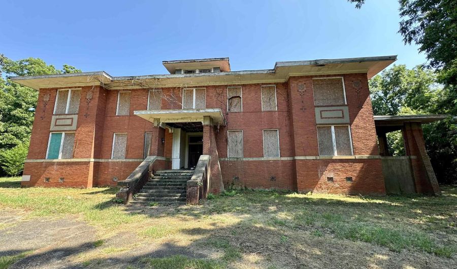 130 W Dodson St, Americus, GA 31709 - 0 Beds, 0 Bath