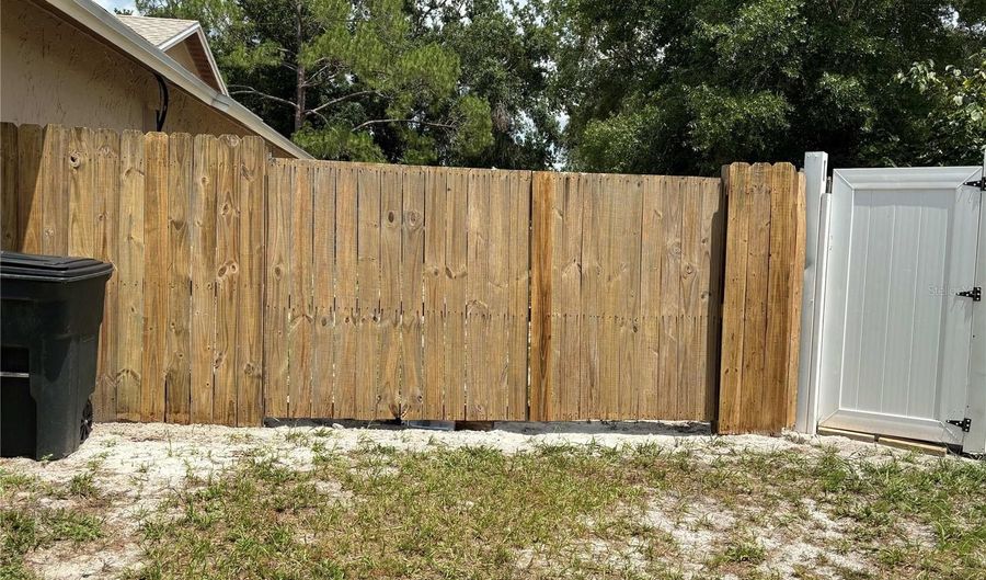 2944 ASHWOOD Ct, Apopka, FL 32703 - 3 Beds, 2 Bath