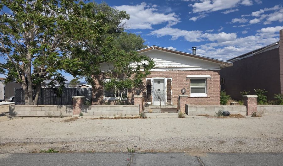530 K St, Hawthorne, NV 89415 - 2 Beds, 1 Bath