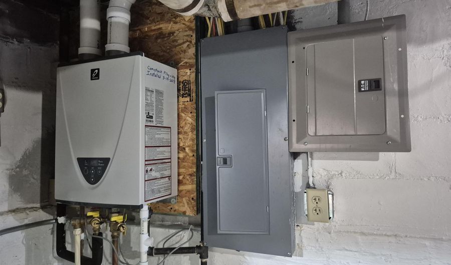 1215 Central Ave, Auburn, NE 68305 - 3 Beds, 2 Bath