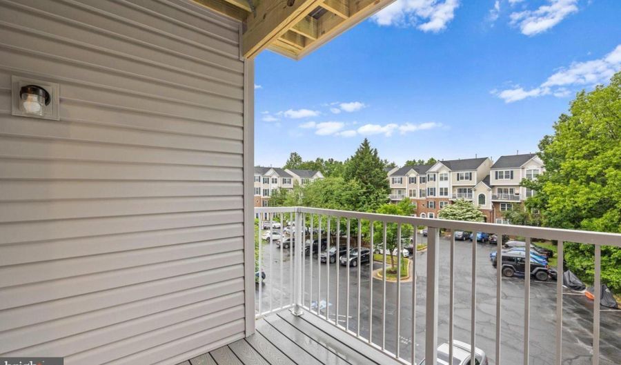 5980 KIMBERLY ANNE Way, Alexandria, VA 22310 - 2 Beds, 3 Bath