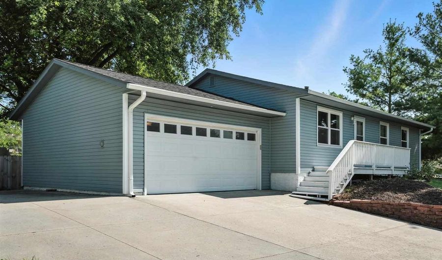 200 Juniper Ct, North Liberty, IA 52317 - 4 Beds, 2 Bath