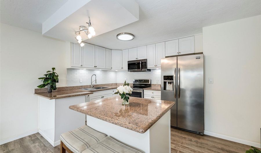 98-731 Moanalua Loop 230, Aiea, HI 96701 - 3 Beds, 1 Bath