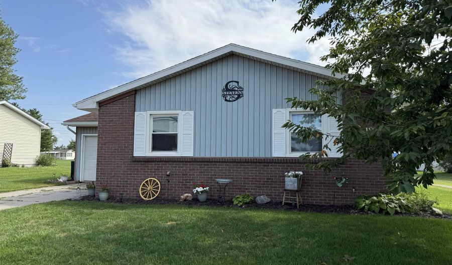 436 Berne St, Berne, IN 46711 - 3 Beds, 1 Bath