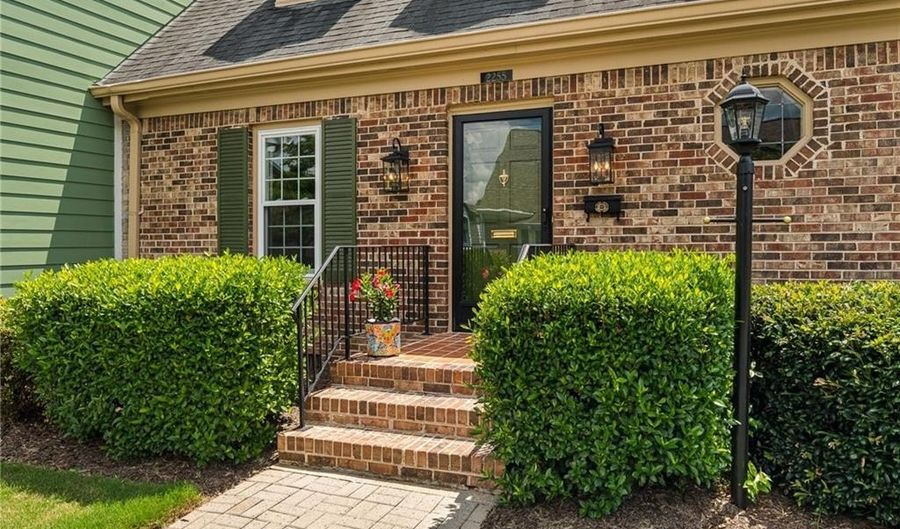 2255 Brianwood Ct, Decatur, GA 30033 - 3 Beds, 3 Bath