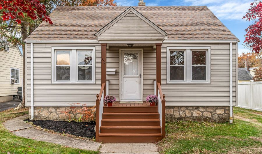 539 Old Town Rd, Bridgeport, CT 06606 - 4 Beds, 1 Bath