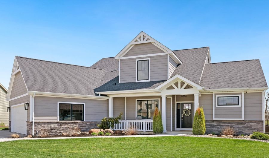 2016 Fairway Dr, Auburn, IN 46706 - 4 Beds, 4 Bath
