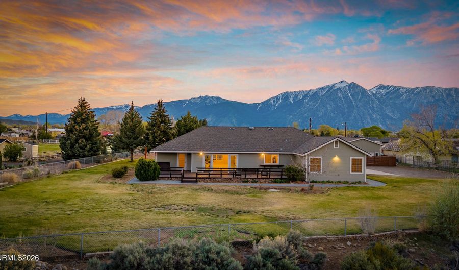 969 Riverview Dr, Gardnerville, NV 89460 - 3 Beds, 2 Bath