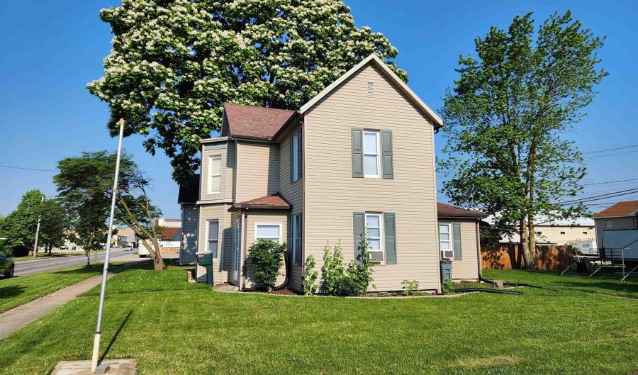 317 E Main St, Berne, IN 46711 - 4 Beds, 1 Bath