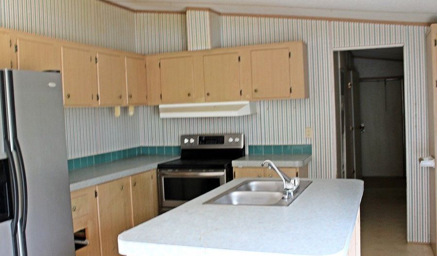 601 Travis St, Alleyton, TX 78935 - 3 Beds, 2 Bath