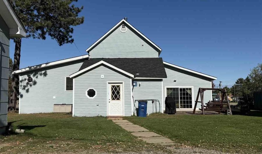 954 E Camp St, Ely, MN 55731 - 4 Beds, 2 Bath