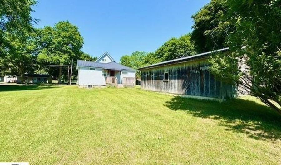 219 Grafton Ave, Alma, MI 48801 - 2 Beds, 1 Bath