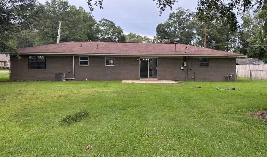 303 Melwood Dr, Amory, MS 38821 - 3 Beds, 2 Bath