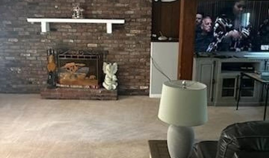 200 Brookwood Rd, Warwick, RI 02889 - 3 Beds, 2 Bath