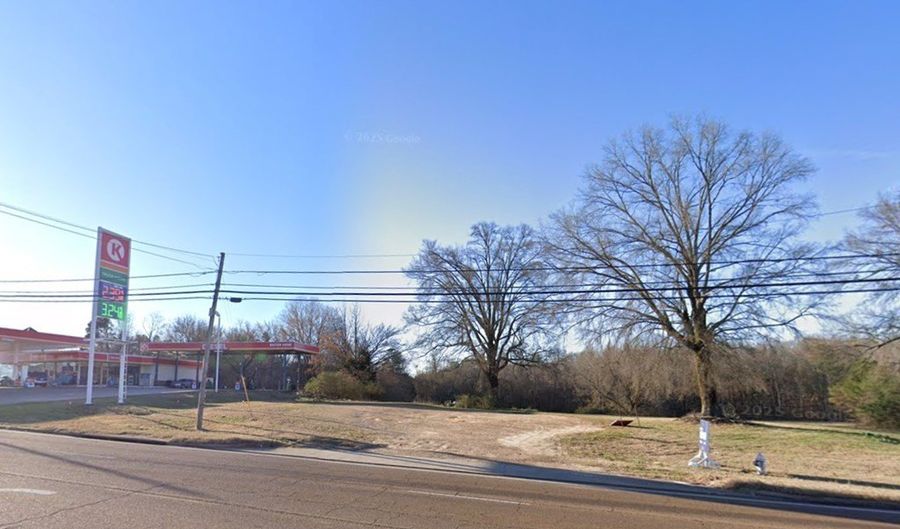624 Highway 6, Batesville, MS 38606 - 0 Beds, 0 Bath