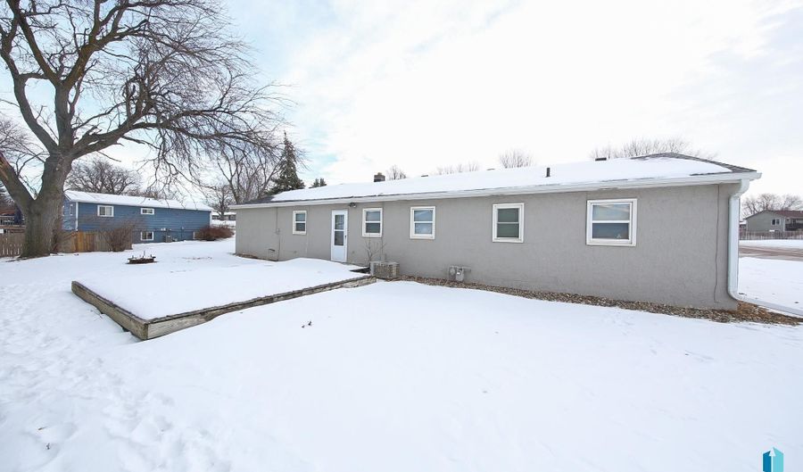 501 S 5th Ave, Brandon, SD 57005 - 3 Beds, 1 Bath