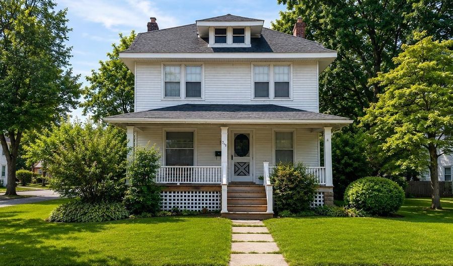 703 Smith St, Algonac, MI 48001 - 3 Beds, 2 Bath