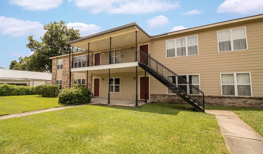 405 N Gertrude St, Abbeville, LA 70510 - 3 Beds, 0 Bath