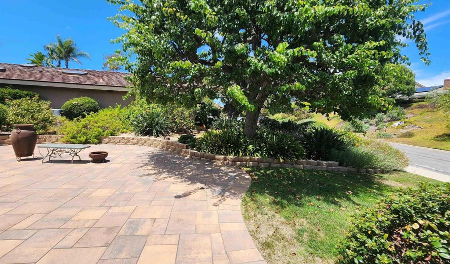 723 Santa Camelia, Solana Beach, CA 92075 - 3 Beds, 2 Bath