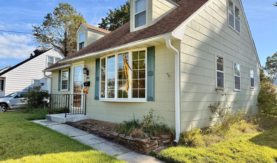 204 ADAMS Ave, Barrington, NJ 08007 - 3 Beds, 1 Bath