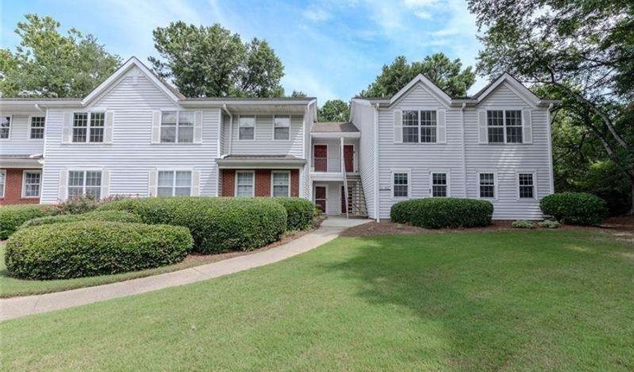 3058 Westwood Way, Alpharetta, GA 30004 - 2 Beds, 2 Bath