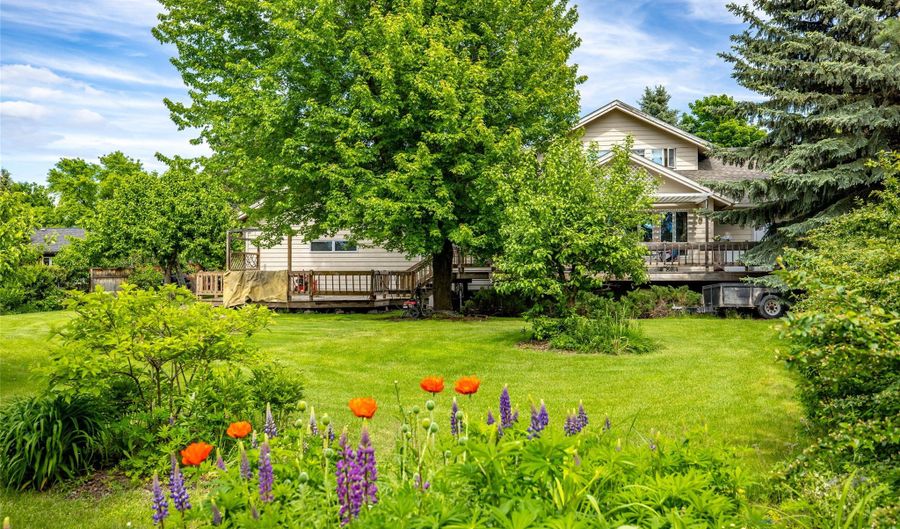 182 Crestview Dr, Bigfork, MT 59911 - 4 Beds, 3 Bath