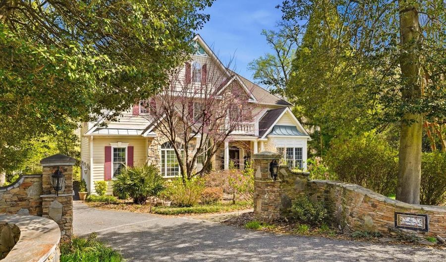982 STONINGTON Dr, Arnold, MD 21012 - 5 Beds, 5 Bath