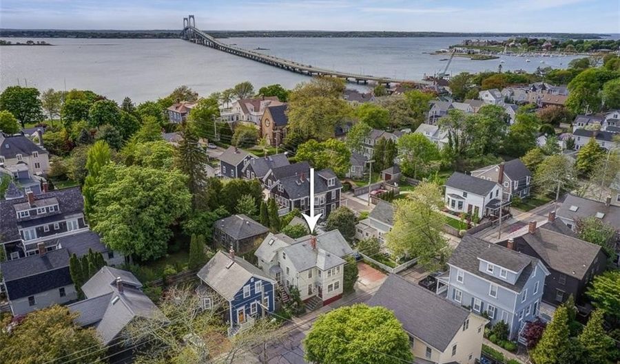 74 Third St, Newport, RI 02840 - 6 Beds, 4 Bath