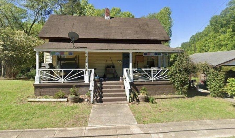 334 Atlanta St, Barnesville, GA 30204 - 3 Beds, 2 Bath