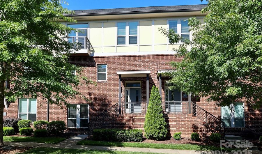 926 Steel House Blvd, Charlotte, NC 28205 - 3 Beds, 4 Bath