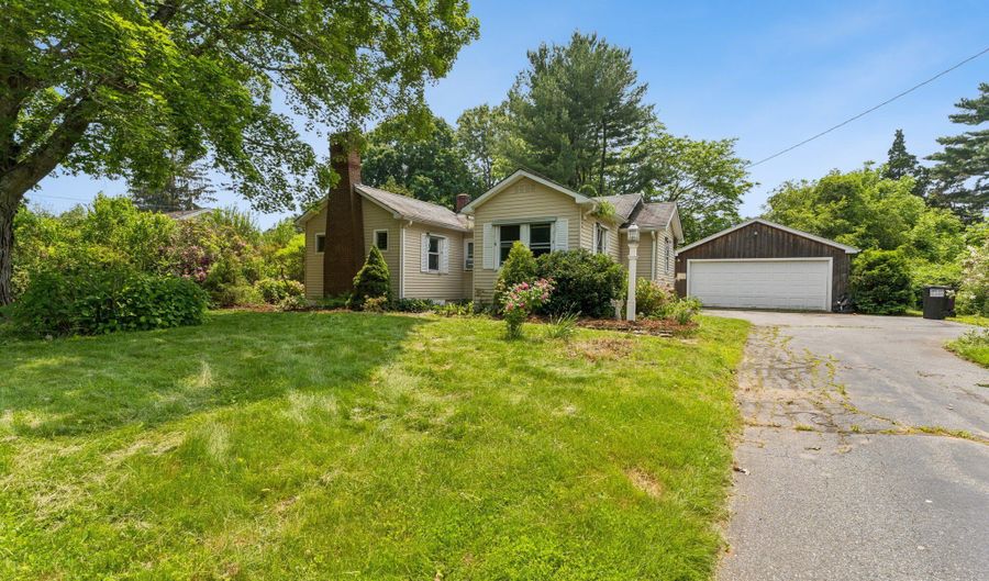 44 Nod Rd, Clinton, CT 06413 - 2 Beds, 1 Bath