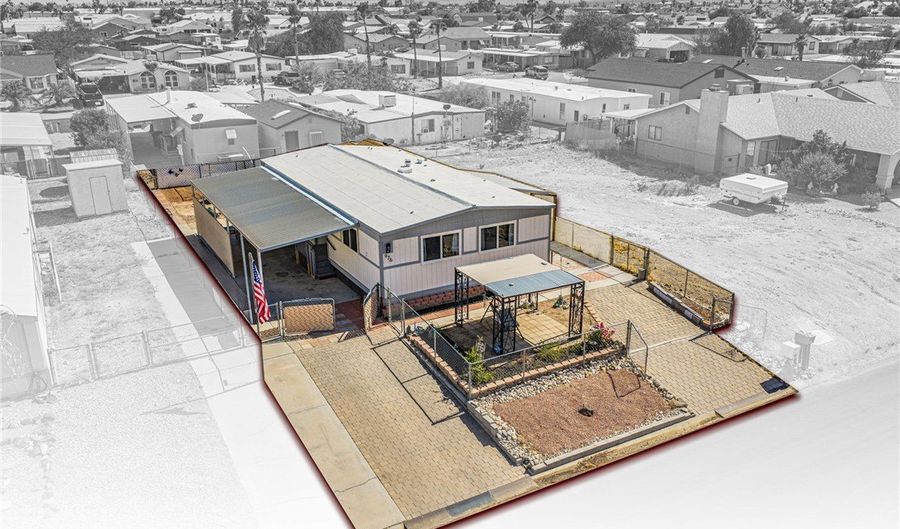 976 Holly St, Bullhead City, AZ 86442 - 2 Beds, 2 Bath