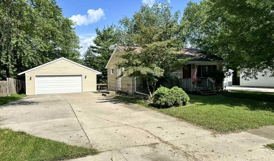 424 Hilltop Rd, Ames, IA 50014 - 3 Beds, 2 Bath
