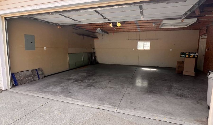 819 Black Hills Ave, Alliance, NE 69301 - 3 Beds, 1 Bath